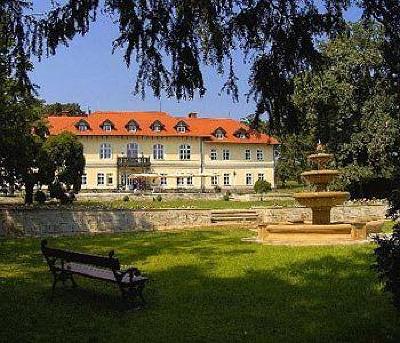 фото отеля Grof Degenfeld Castle Hotel