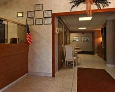 фото отеля Super 8 Hartford