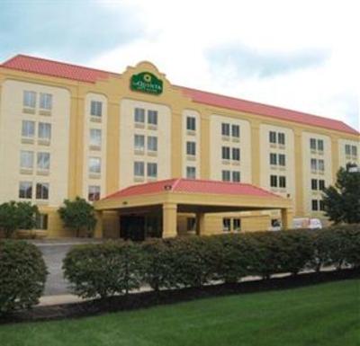 фото отеля La Quinta Inn & Suites Cleveland Airport West