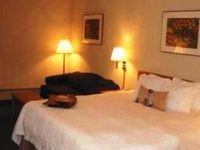 La Quinta Inn & Suites Cleveland Airport West