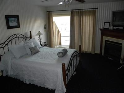 фото отеля Wyatt House Country Inn