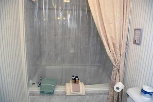 фото отеля Wyatt House Country Inn