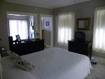 фото отеля Wyatt House Country Inn