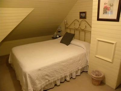 фото отеля Wyatt House Country Inn