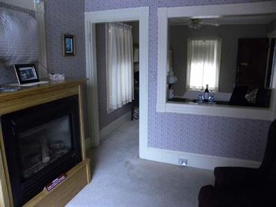 фото отеля Wyatt House Country Inn