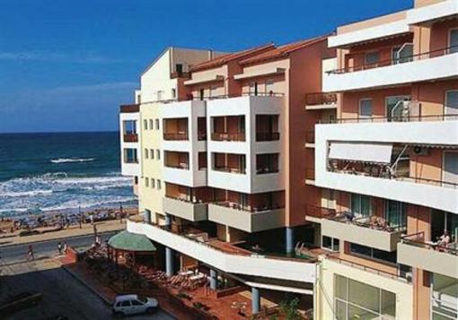 фото отеля Lefkoniko Sands Aparthotel