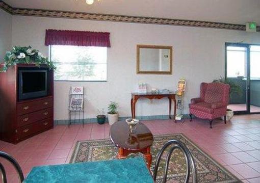 фото отеля Econo Lodge & Suites Northport