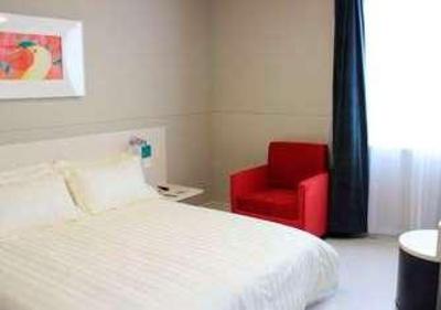 фото отеля Jinjiang Inn Xining Grand Cross