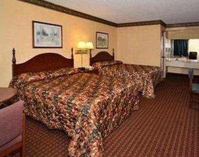фото отеля Econo Lodge Inn And Suites East