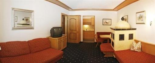 фото отеля Apparthotel Bergkristall Mayrhofen