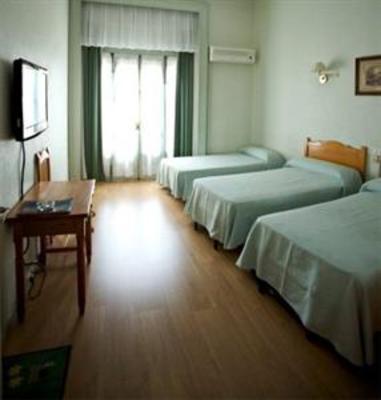 фото отеля Hostal Andorra Madrid