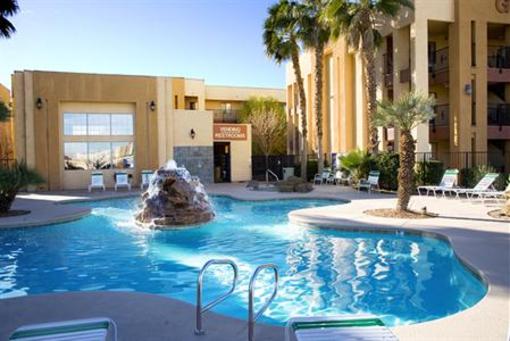 фото отеля Emerald Suites