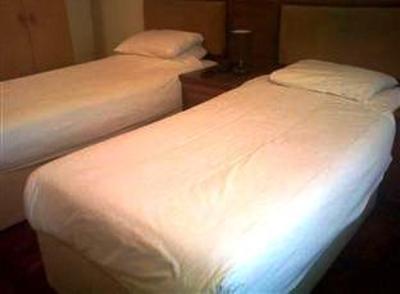 фото отеля Mary Rose Inn Bromley London