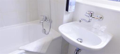 фото отеля Hotel Campanile Clermont Ferrand Le Brezet