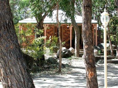 фото отеля Honeysuckle Cottages