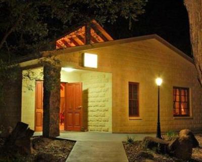 фото отеля Honeysuckle Cottages