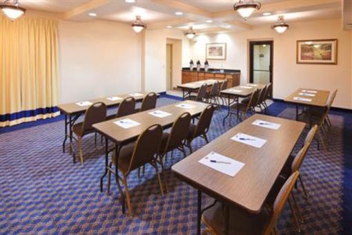 фото отеля Holiday Inn Express Tulsa - Downtown Area