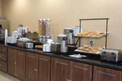 фото отеля BEST WESTERN Bastrop Pines Inn