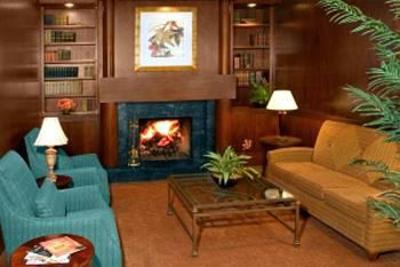 фото отеля Doubletree Guest Suites Charlotte / SouthPark