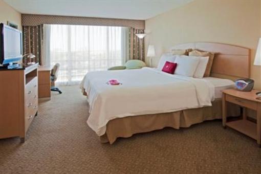 фото отеля Crowne Plaza Orlando Universal