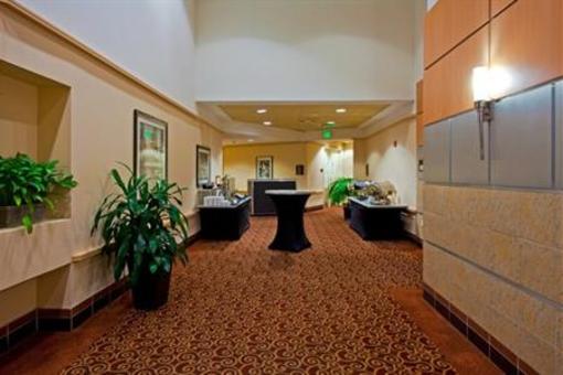 фото отеля Crowne Plaza Orlando Universal