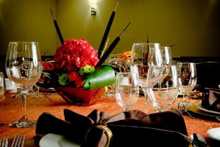 фото отеля Crowne Plaza Anchorage-Midtown