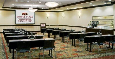 фото отеля Crowne Plaza Anchorage-Midtown