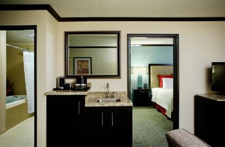 фото отеля Crowne Plaza Anchorage-Midtown