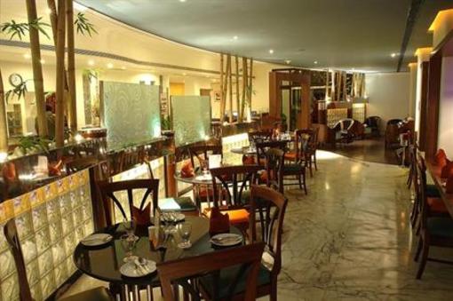 фото отеля Ramee Guestline Hotel, Juhu