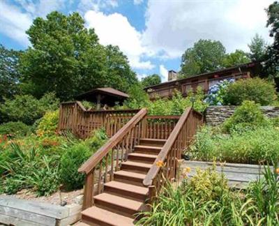 фото отеля Cliff Dwellers Inn