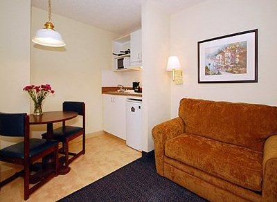 фото отеля Suburban Extended Stay Hotel of Greensboro - W. Wendover