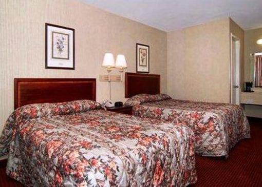 фото отеля Econo Lodge Inn & Suites East Matthews