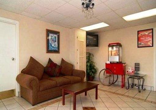 фото отеля Econo Lodge Inn & Suites East Matthews