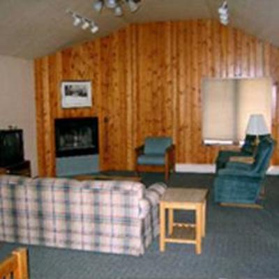 фото отеля Castle Mountain Lodge