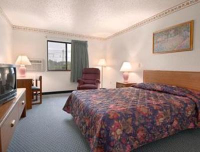 фото отеля Super 8 Charlotte University
