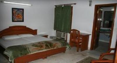 фото отеля Woodpecker Apartments and Suites Pvt.Ltd Green Park