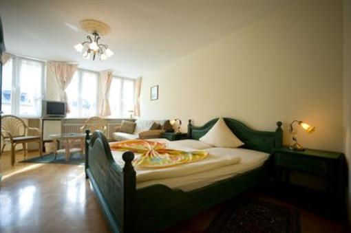 фото отеля Hotel Am Markt Saarburg