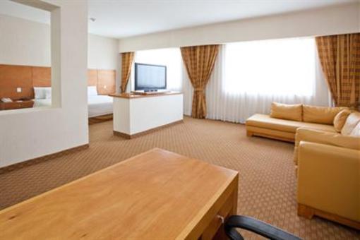 фото отеля Holiday Inn Express San Luis Potosi