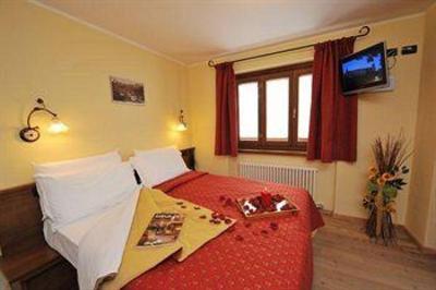 фото отеля Hotel Le Petit Abri