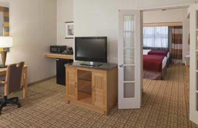 фото отеля DoubleTree by Hilton Hotel & Suites Jersey City
