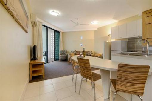 фото отеля Beach Club Resort Apartments Mooloolaba