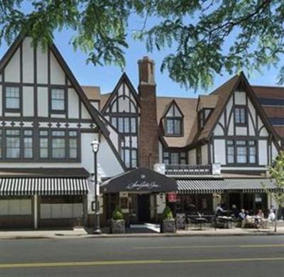 фото отеля Seven Gables Inn Saint Louis Clayton (Missouri)