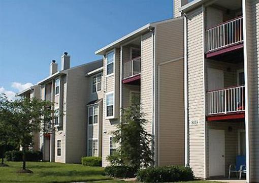 фото отеля National at Ravens Crest Apartments Manassas