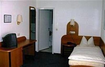 фото отеля Hotel Zur Eisenbahn