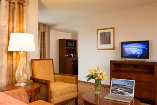 фото отеля Hilton Garden Inn Auburn Riverwatch