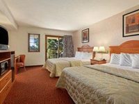 Days Inn and Suites Santa Cruz