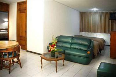 фото отеля Hotel & Suites Campestre Morelia