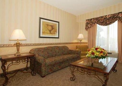 фото отеля Comfort Inn & Suites Nanuet