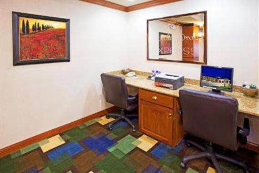 фото отеля Holiday Inn Express Hotel & Suites East Lansing