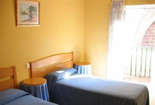 фото отеля Hostal Santa Catalina